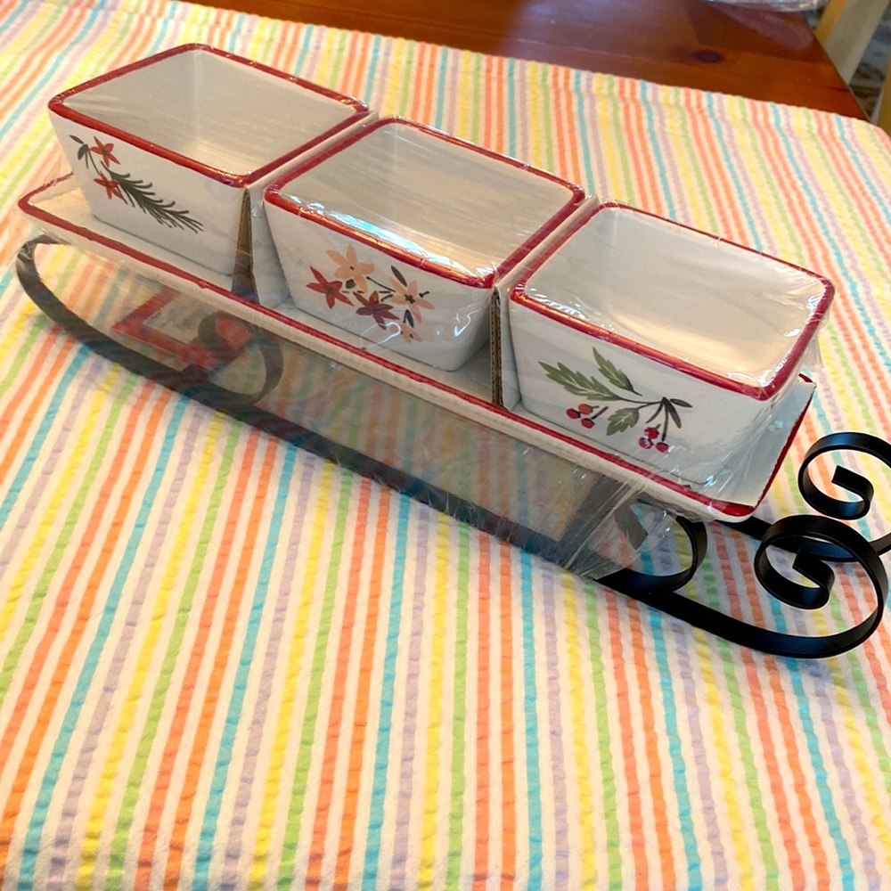 St. Nicholas Square Holiday Sleigh Dish Set - Red, Green, White - Picture 2 of 4